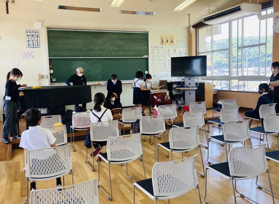 西江原与一太鼓を音楽クラブで紹介！